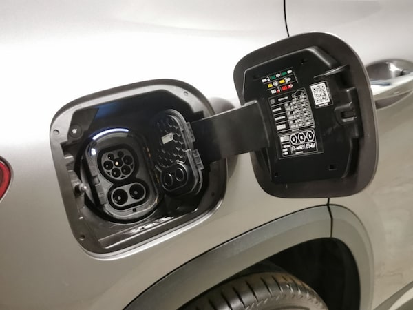 Used Mercedes-Benz EQA 2023 for sale - 76312797: Photo 43