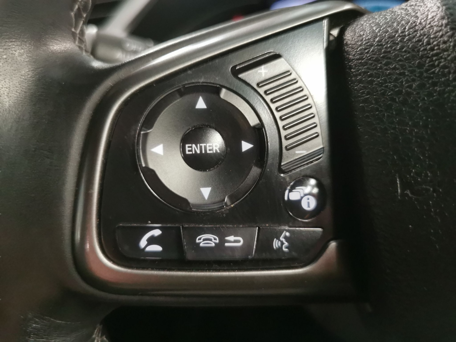 Used Honda Civic 2018 for sale - 76652998: Photo 18