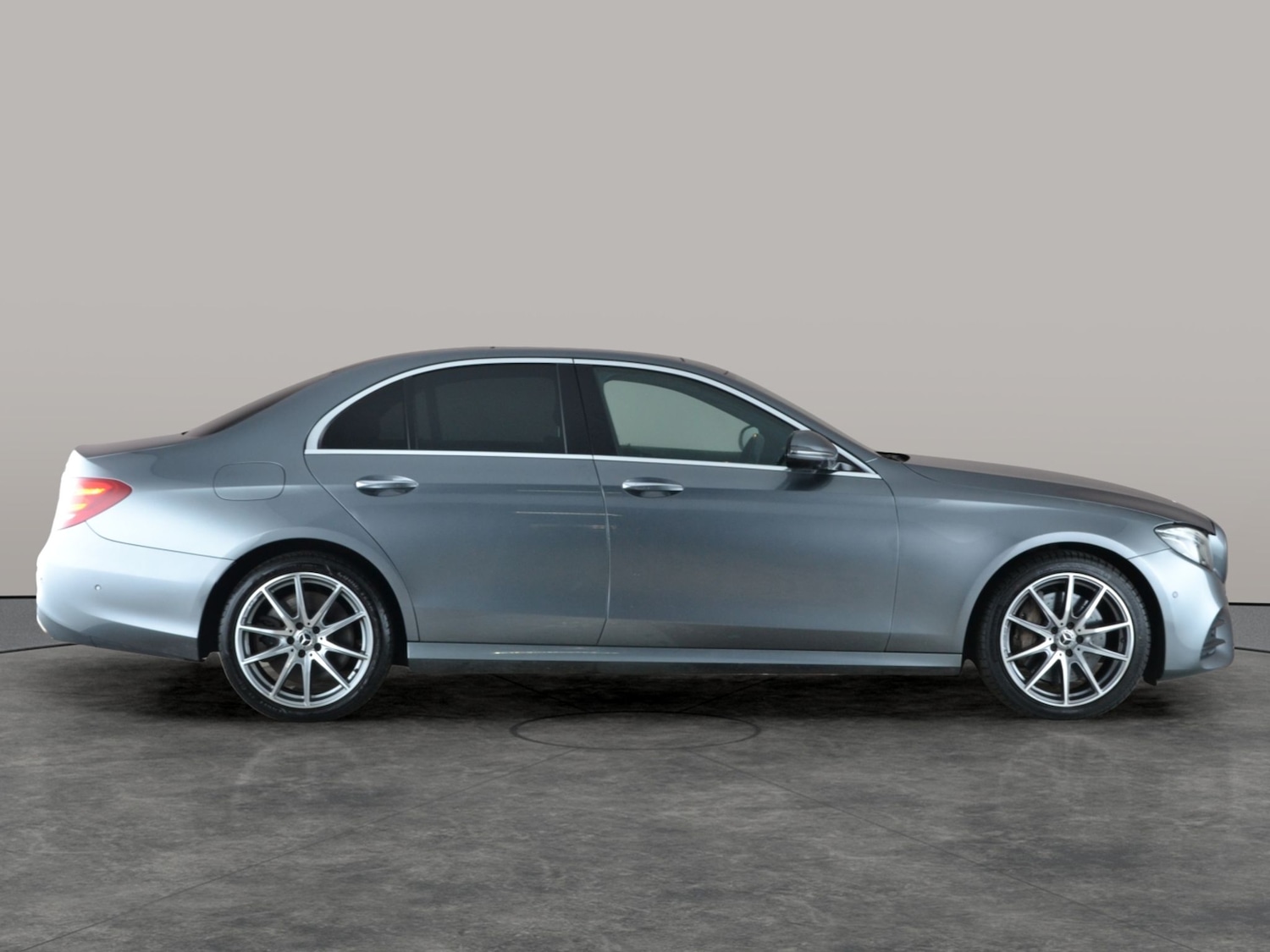 Used Mercedes-Benz E Class 2019 for sale - 77300873: Photo 11