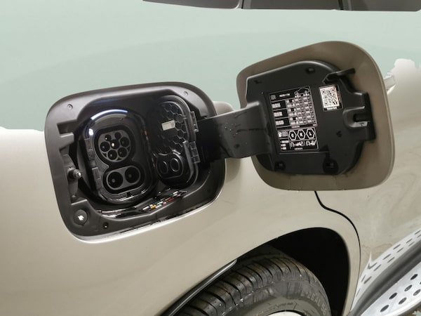 Used Mercedes-Benz EQC 2022 for sale - 76332919: Photo 38