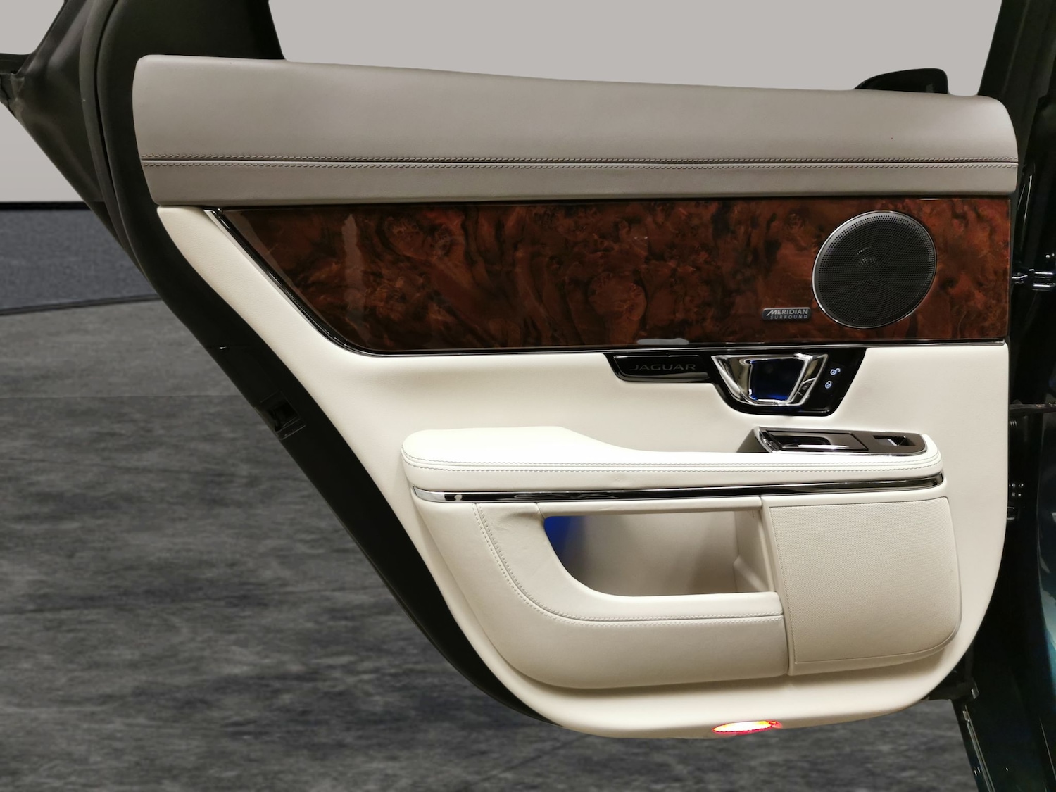 Used Jaguar XJ 2016 for sale - 76954780: Photo 33