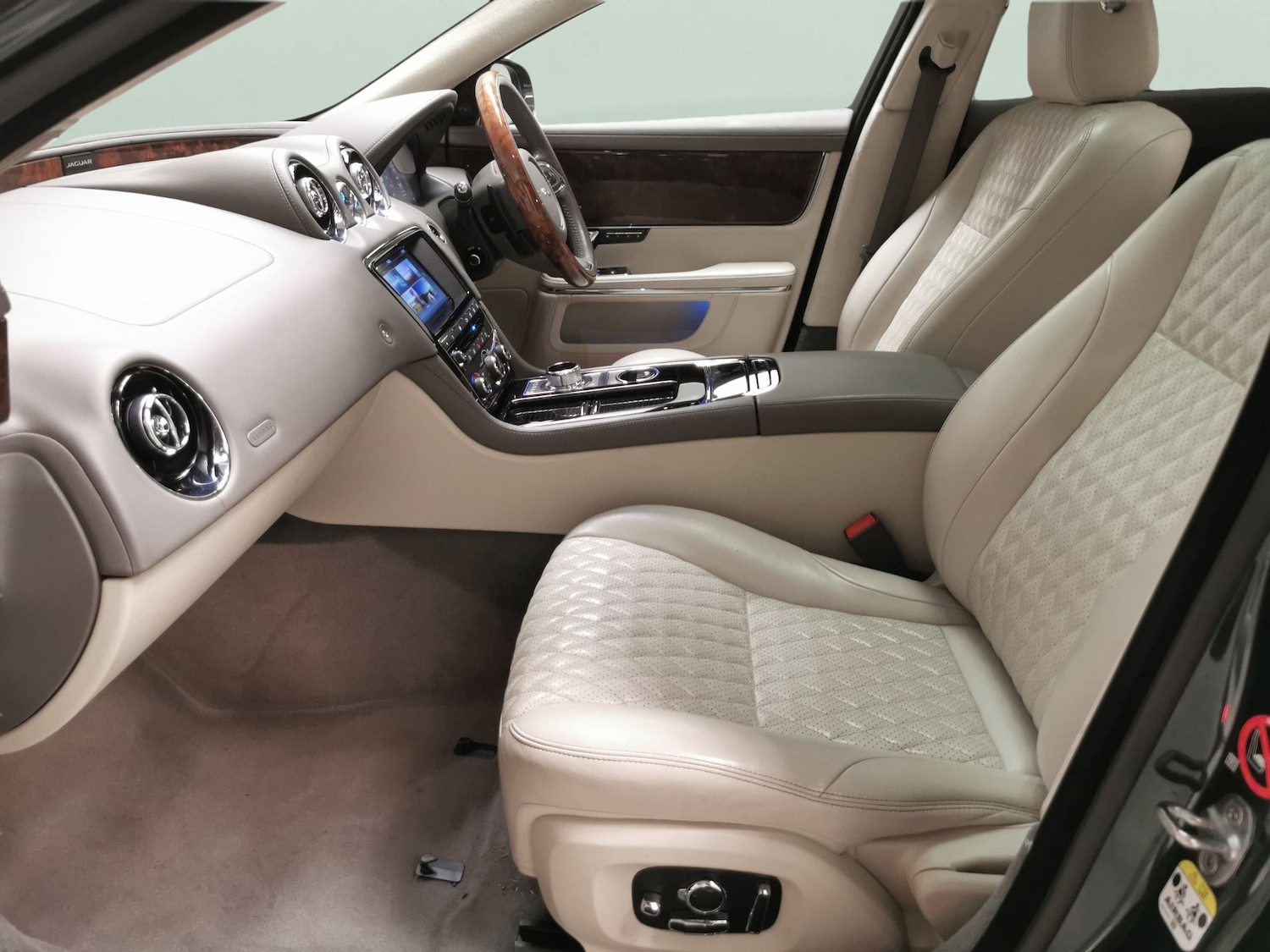 Used Jaguar XJ 2016 for sale - 76954780: Photo 4