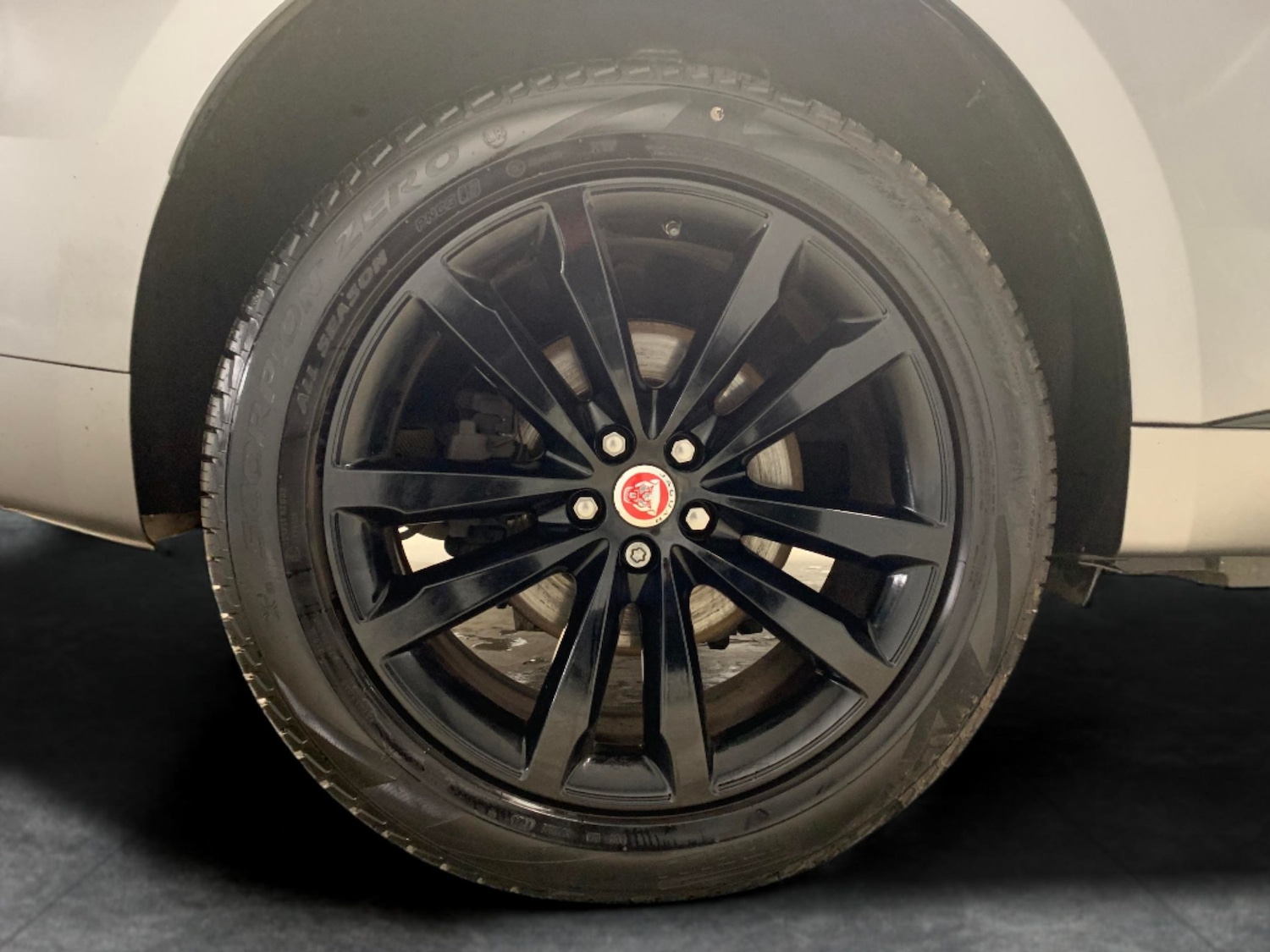 Used Jaguar F-Pace 2018 for sale - 76588979: Photo 26