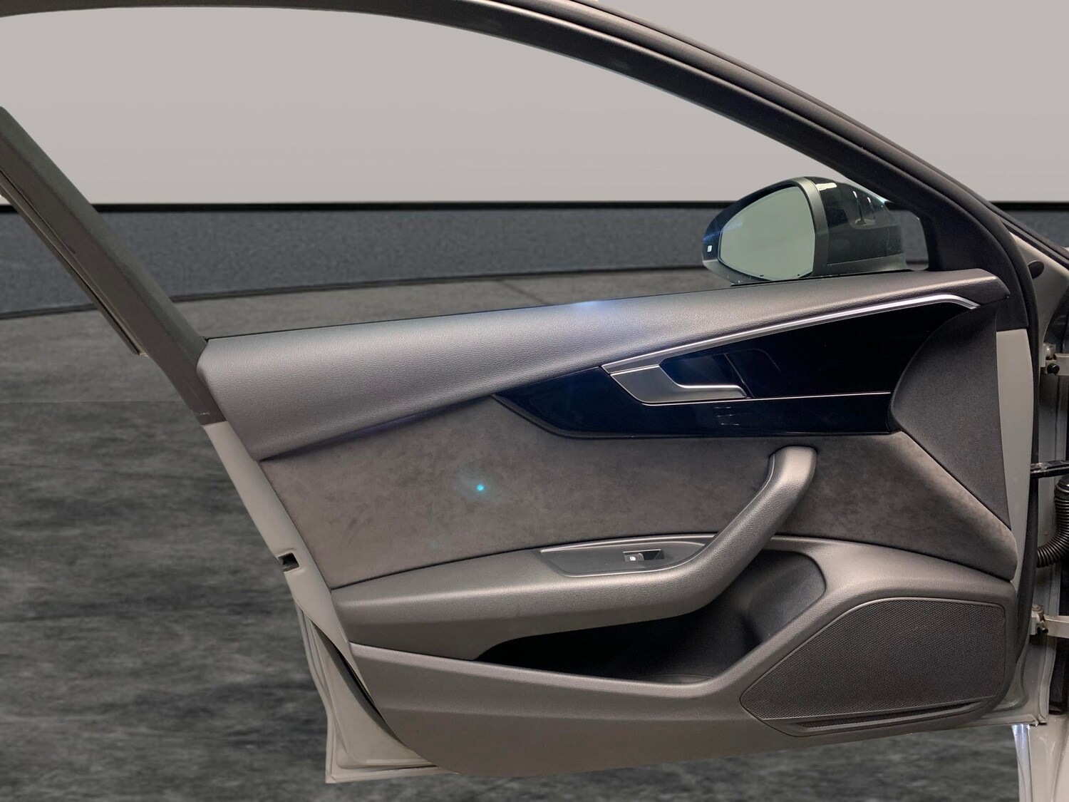 Used Audi A4 for sale - 77743995: Photo 30