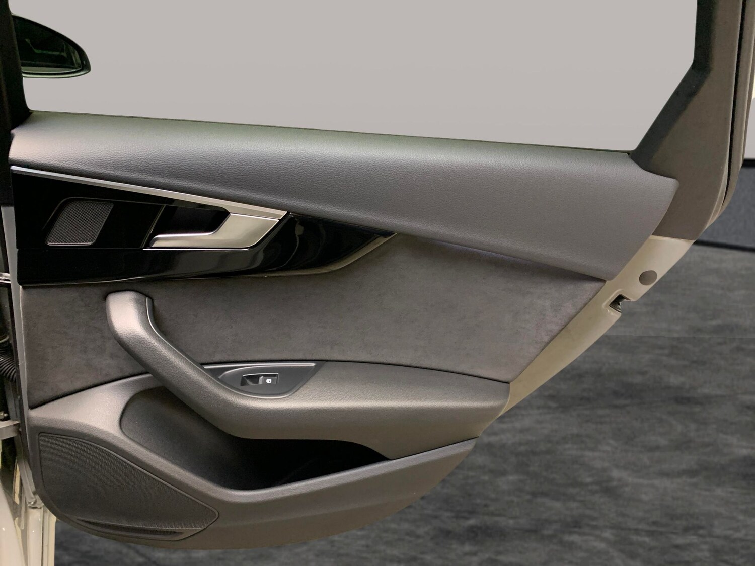 Used Audi A4 for sale - 77743995: Photo 32