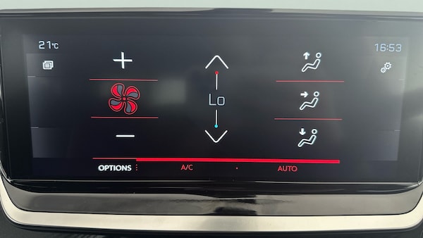 Used Peugeot 2008 2021 for sale - 76312773: Photo 31