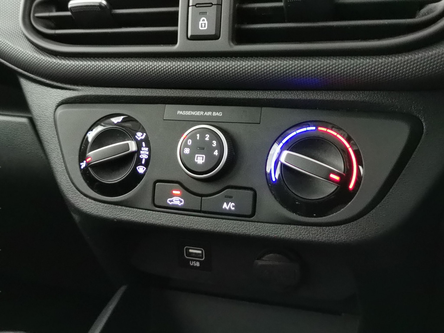 Used Hyundai i10 2023 for sale - 77053078: Photo 17