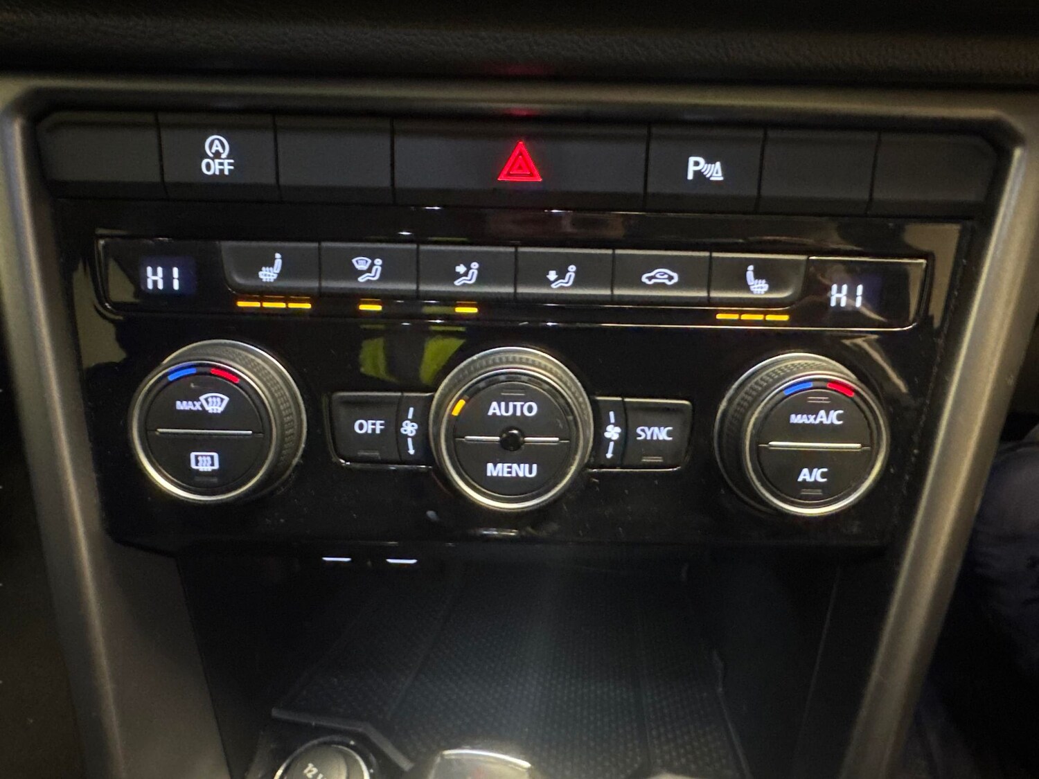 Used Volkswagen T-Roc 2022 for sale - 77552657: Photo 16