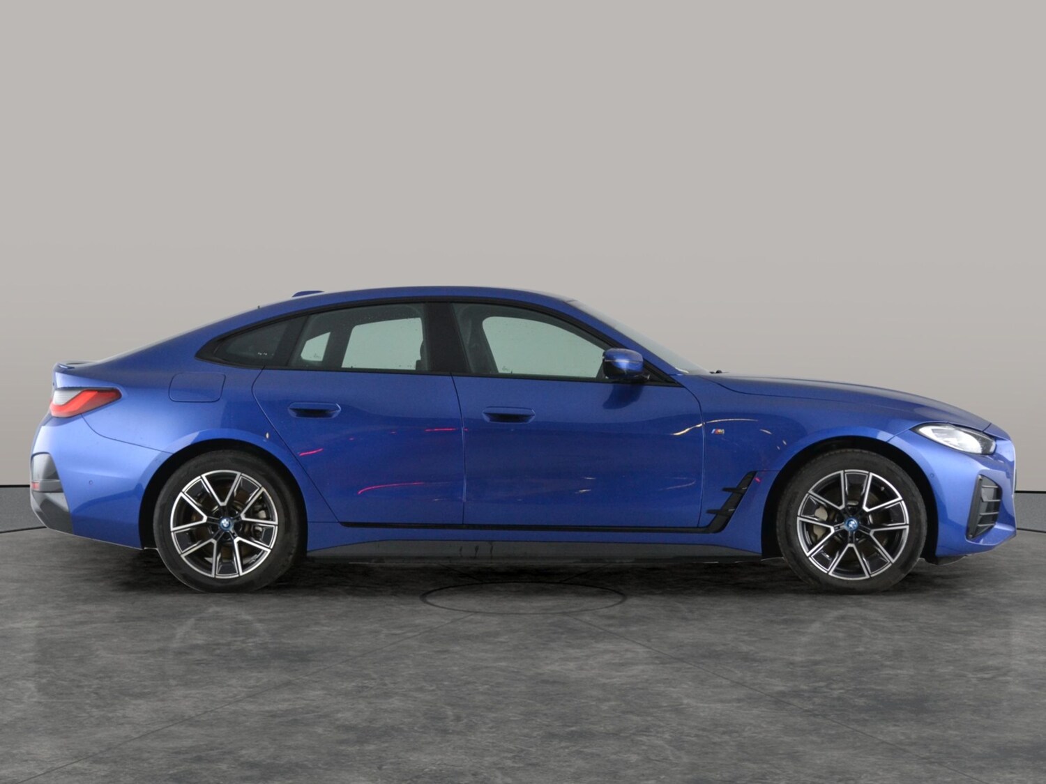 Used BMW i4 2023 for sale - 77347267: Photo 12