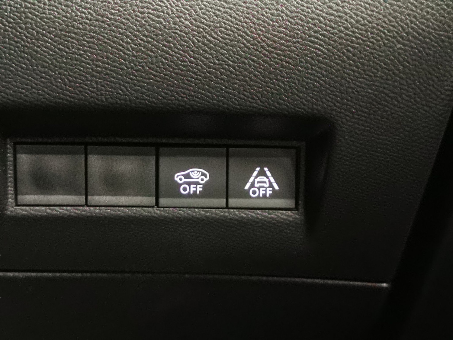 Used Peugeot E-2008 2022 for sale - 77043729: Photo 20