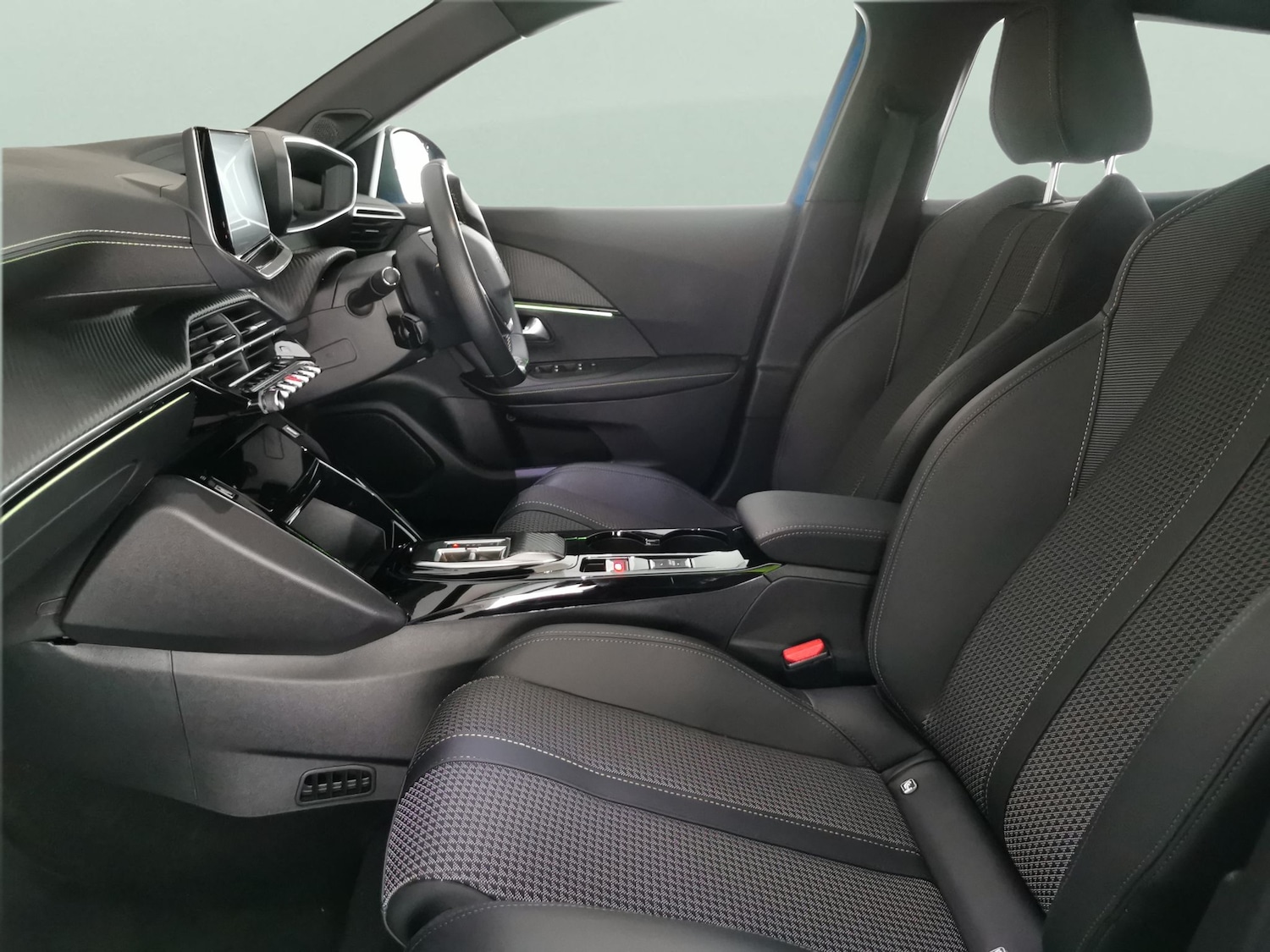 Used Peugeot E-2008 2024 for sale - 77558257: Photo 4