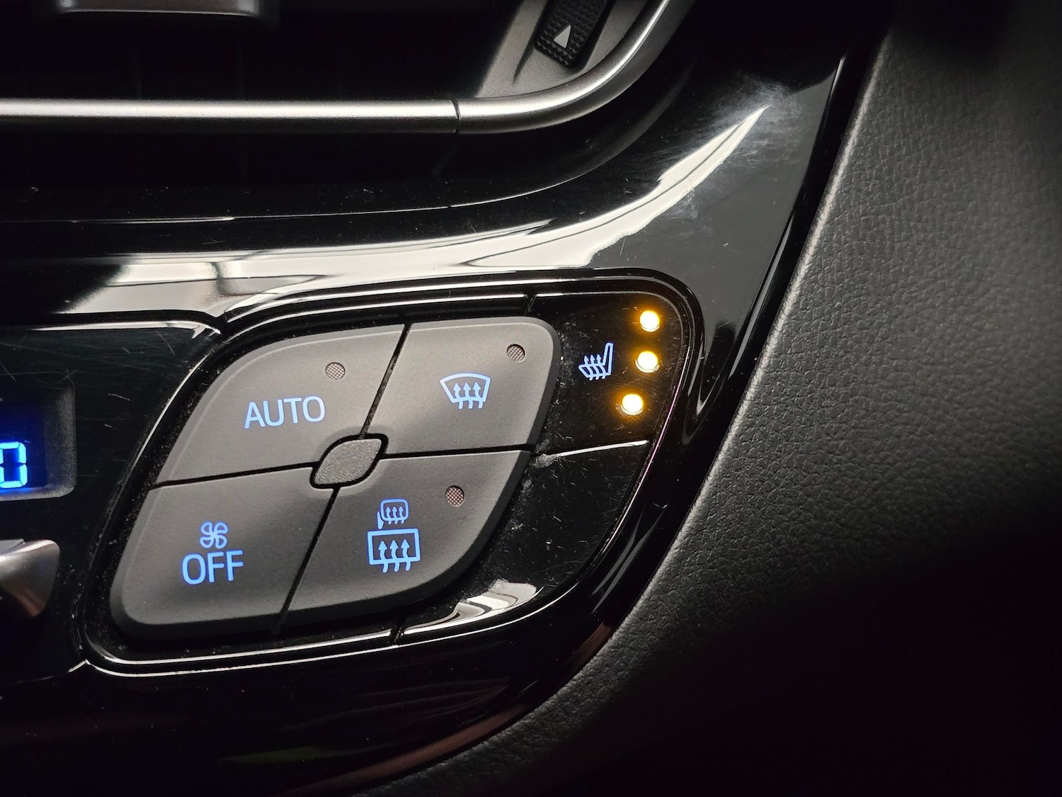 Used Toyota C-HR 2021 for sale - 77170844: Photo 18