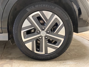 Used Hyundai KONA undefined for sale - 78129491: Photo