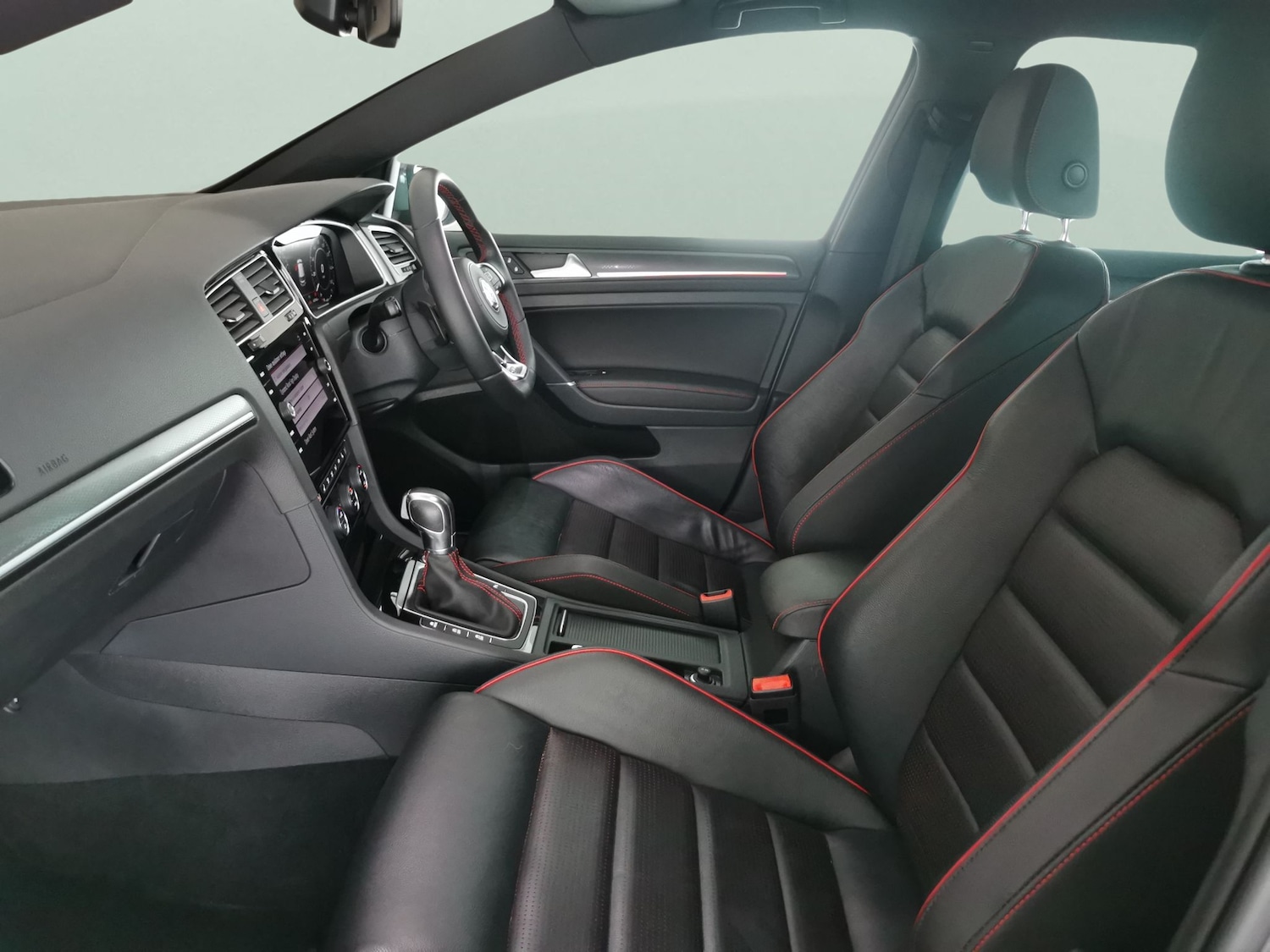 Used Volkswagen Golf 2019 for sale - 76162505: Photo 4