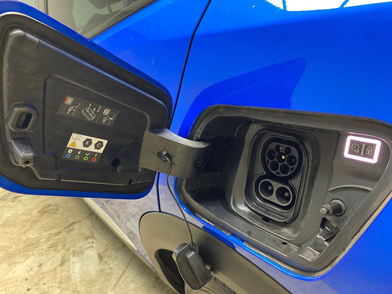 Used Peugeot 2008 2023 for sale - 78054019: Photo 31