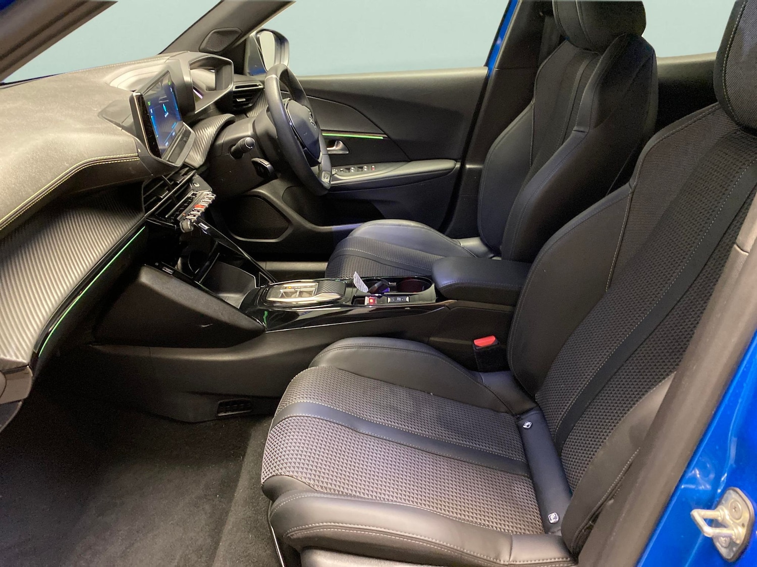 Used Peugeot 2008 2023 for sale - 78054019: Photo 4