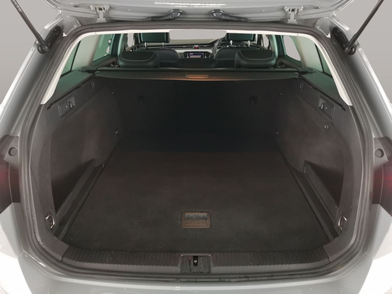 Used Volkswagen Passat 2022 for sale - 77206019: Photo 32