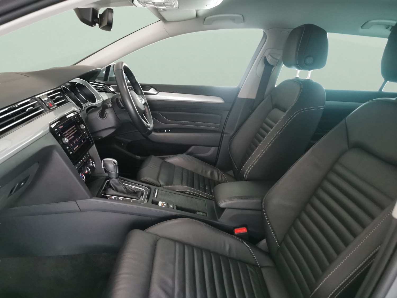 Used Volkswagen Passat 2022 for sale - 77206019: Photo 4