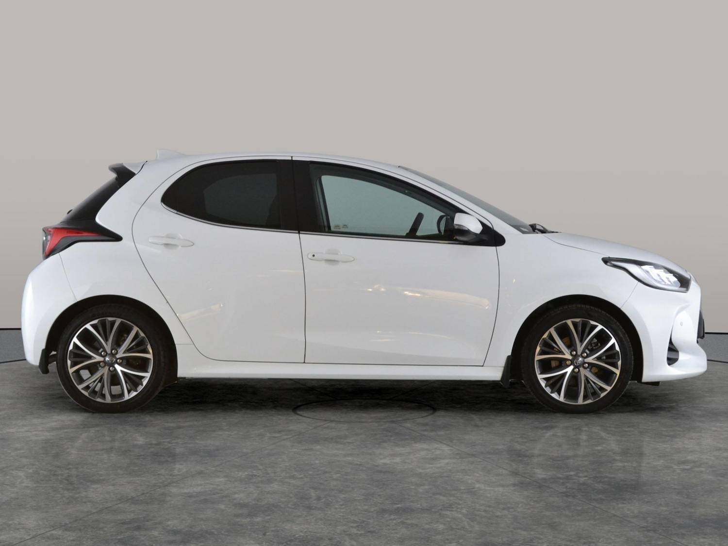 Used Toyota Yaris 2022 for sale - 77272044: Photo 11