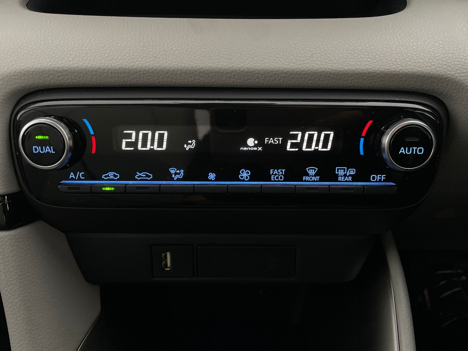 Used Toyota Yaris 2022 for sale - 77272044: Photo 23