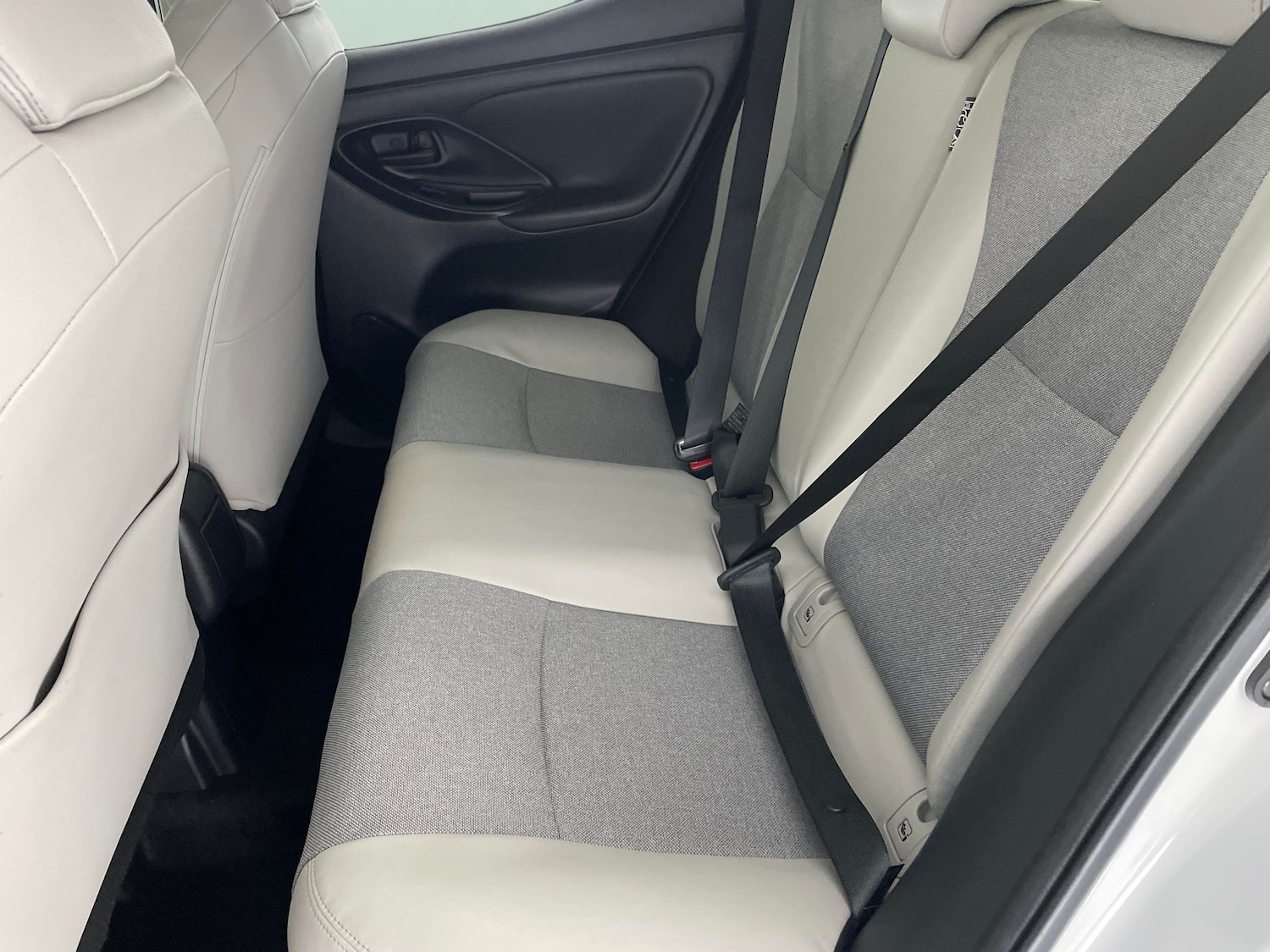 Used Toyota Yaris 2022 for sale - 77272044: Photo 31