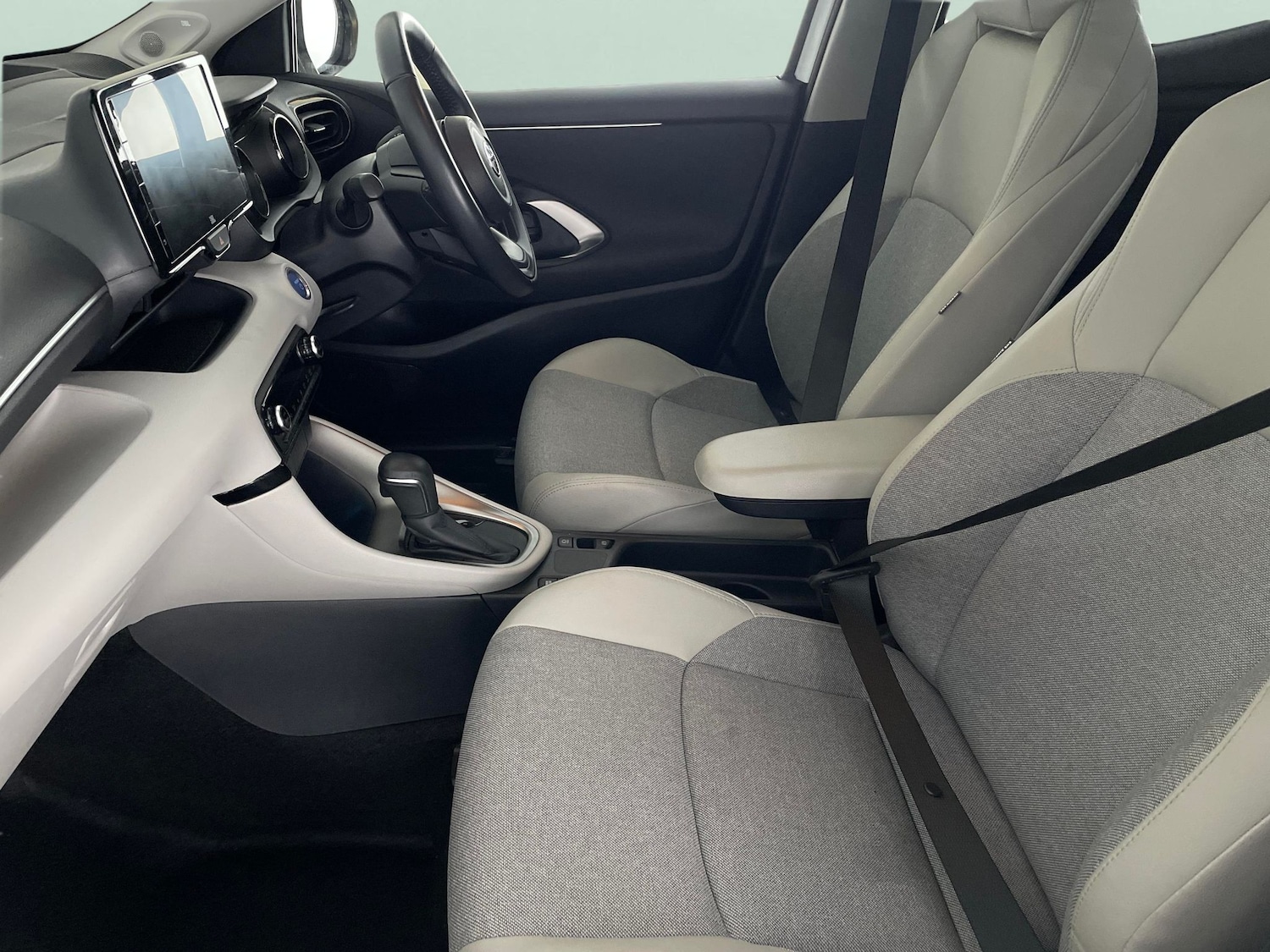 Used Toyota Yaris 2022 for sale - 77272044: Photo 4