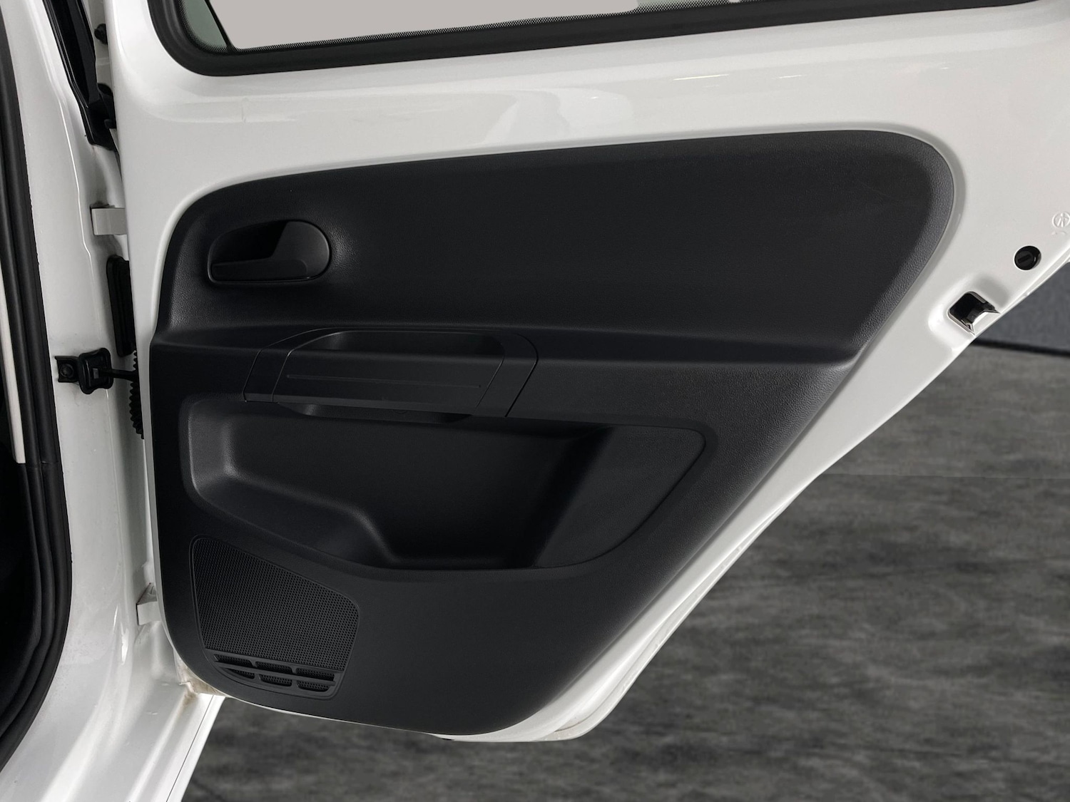 Used Volkswagen up! 2023 for sale - 77797252: Photo 24