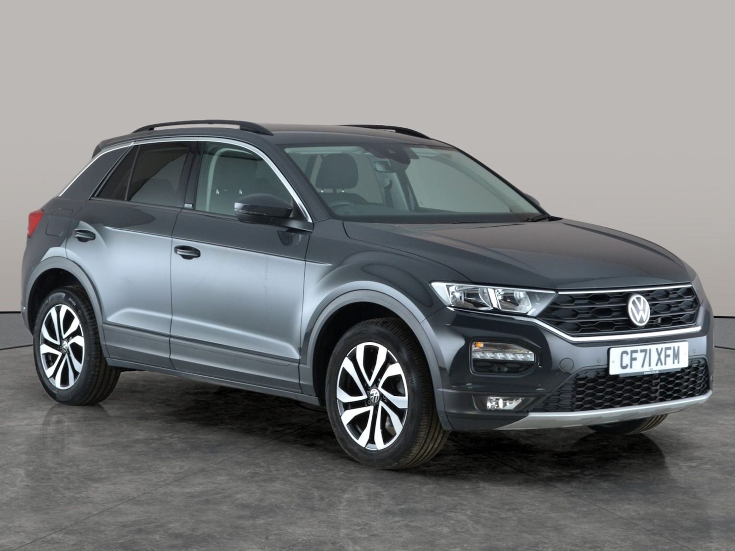 Used Volkswagen T-Roc for sale - 77221460: Photo 6