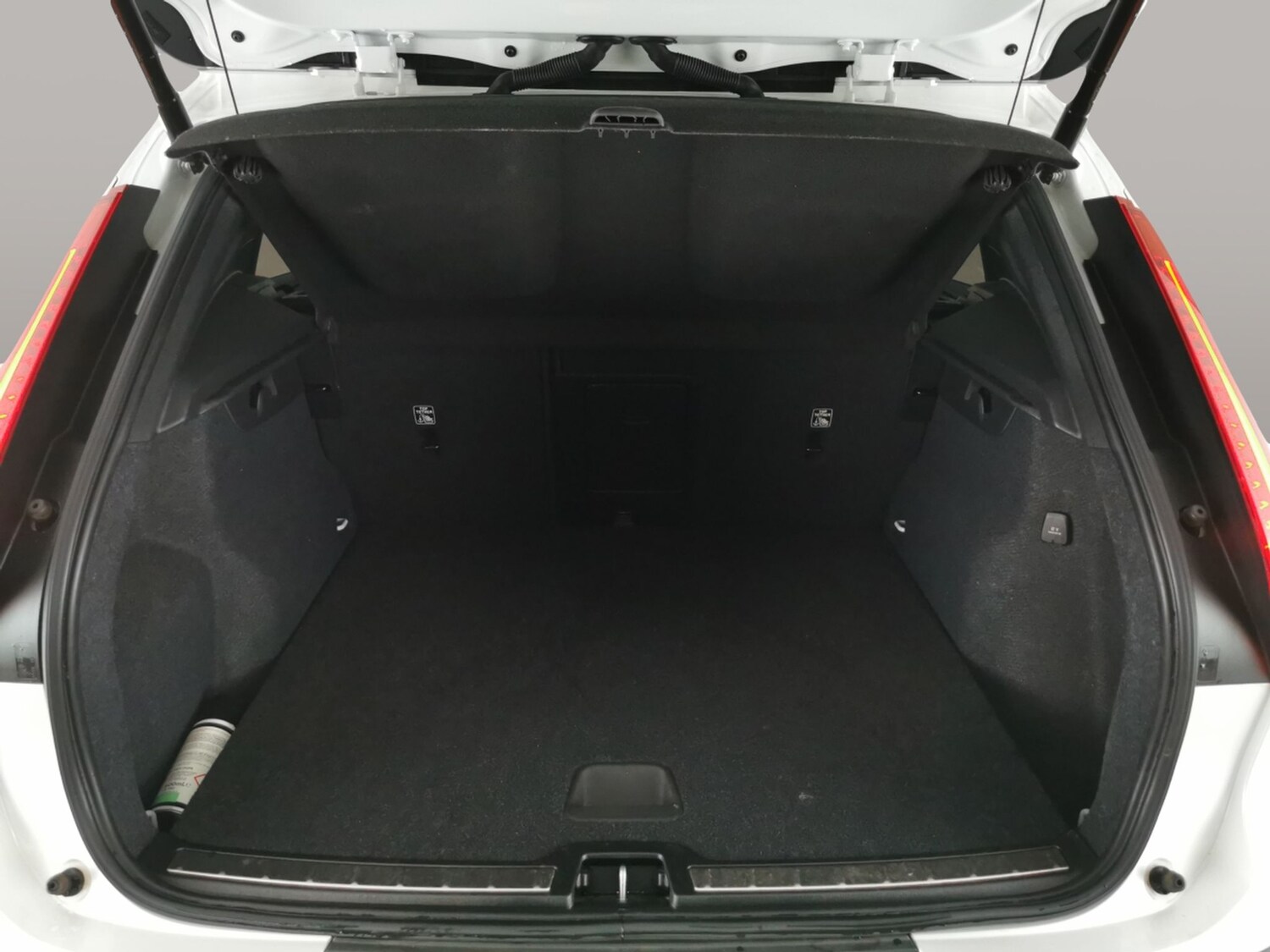 Used Volvo XC40 for sale - 76738729: Photo 39