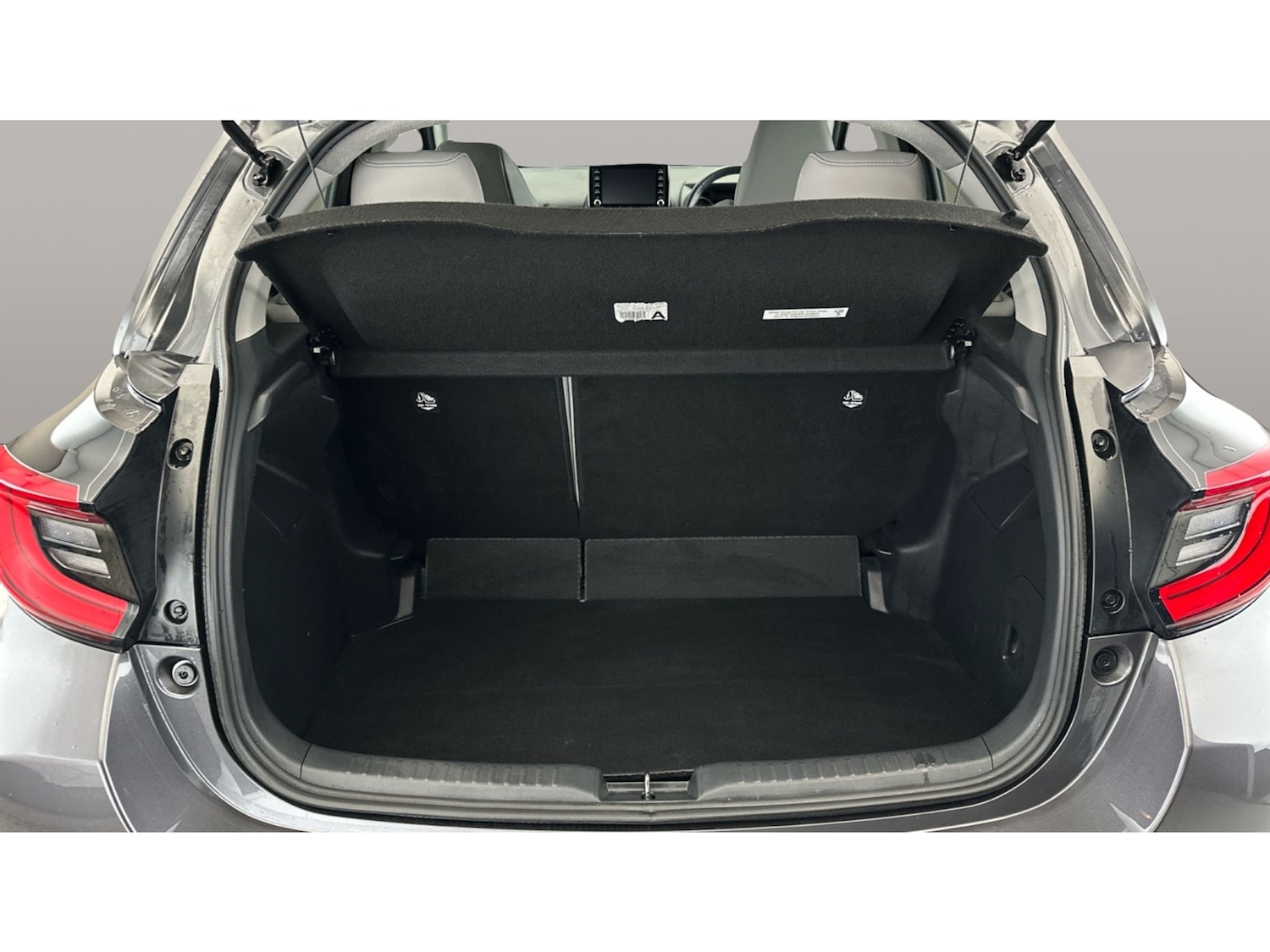 Used Toyota Yaris 2021 for sale - 76946526: Photo 18