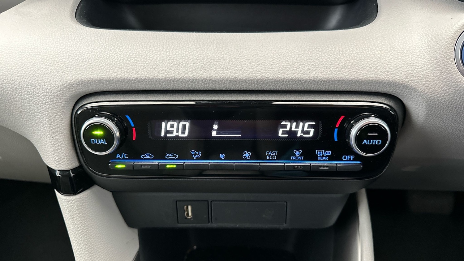 Used Toyota Yaris 2021 for sale - 76946526: Photo 24