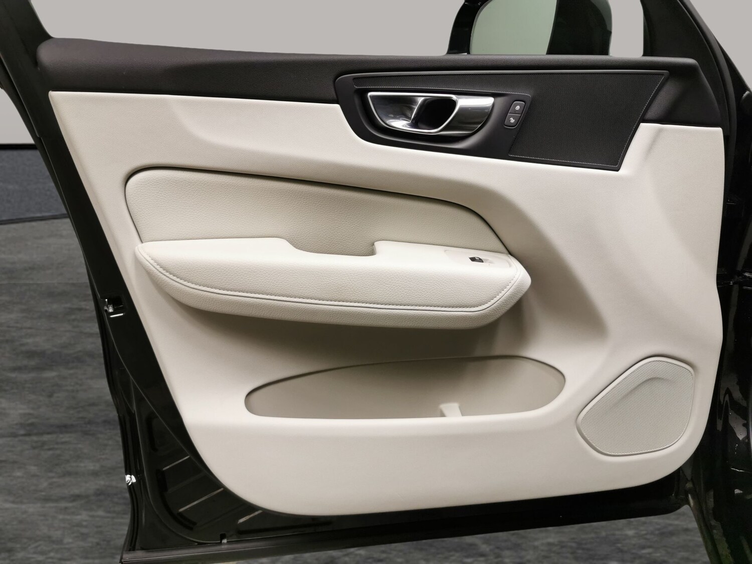 Used Volvo XC60 2020 for sale - 77829835: Photo 25