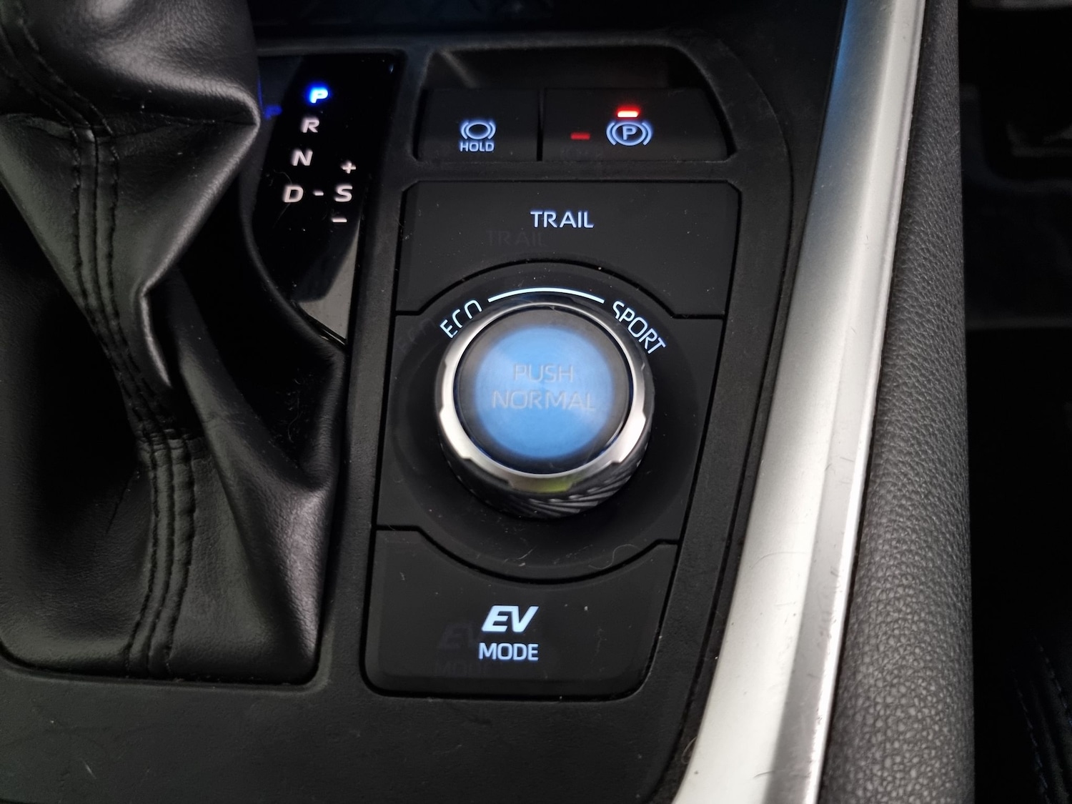 Used Toyota RAV4 2020 for sale - 76948807: Photo 23