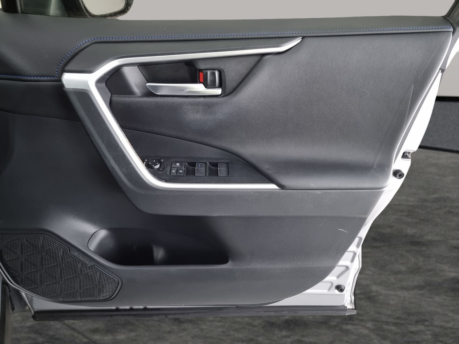 Used Toyota RAV4 2020 for sale - 76948807: Photo 30