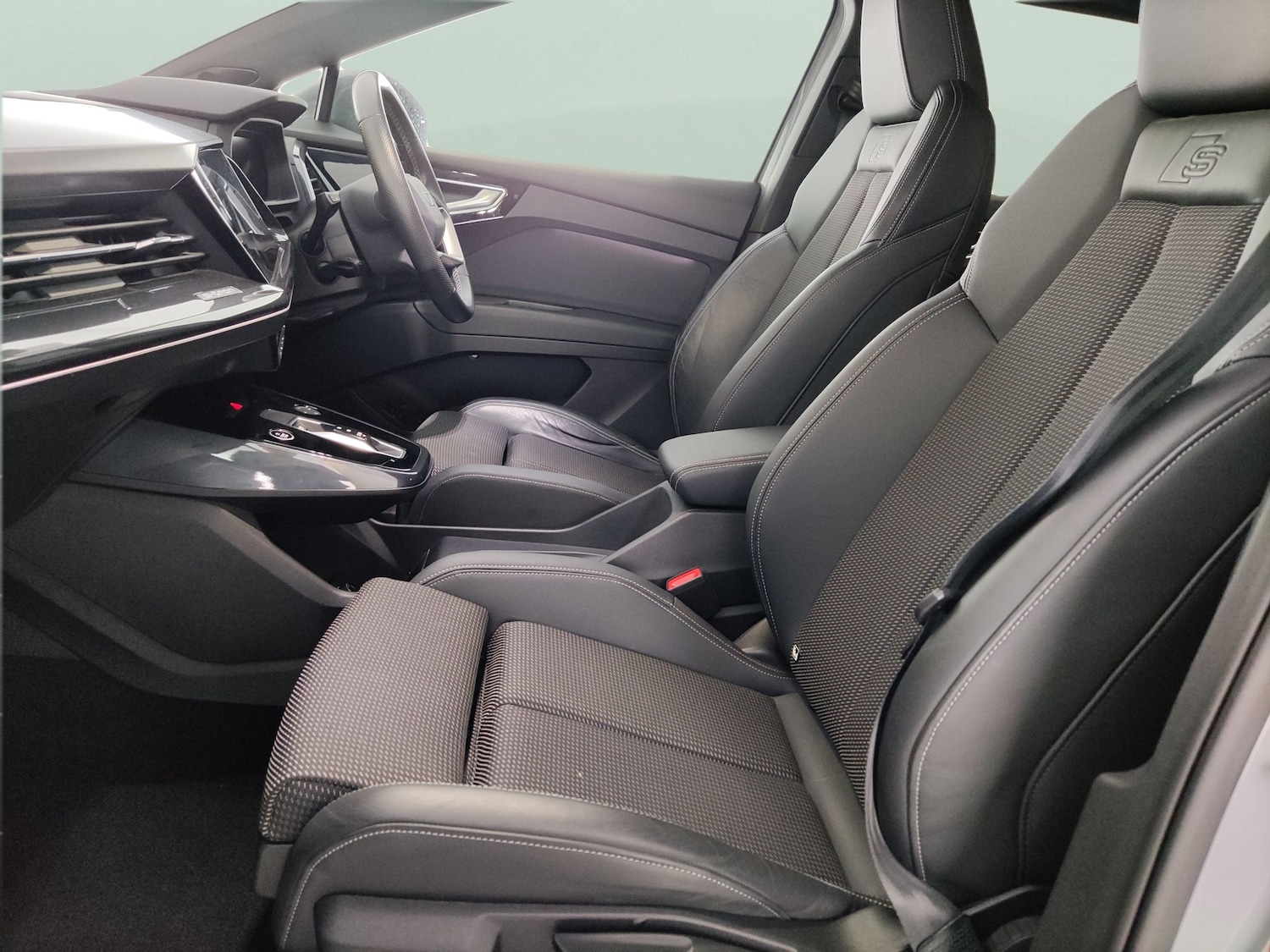 Used Audi Q4 e-tron 2023 for sale - 78129488: Photo 4