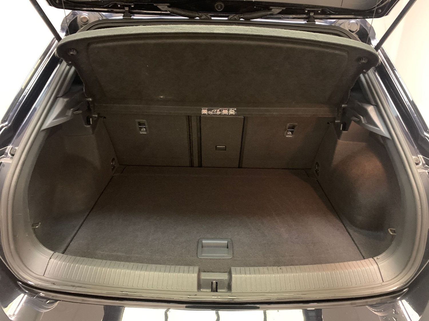 Used Volkswagen T-Roc 2021 for sale - 77274691: Photo 29