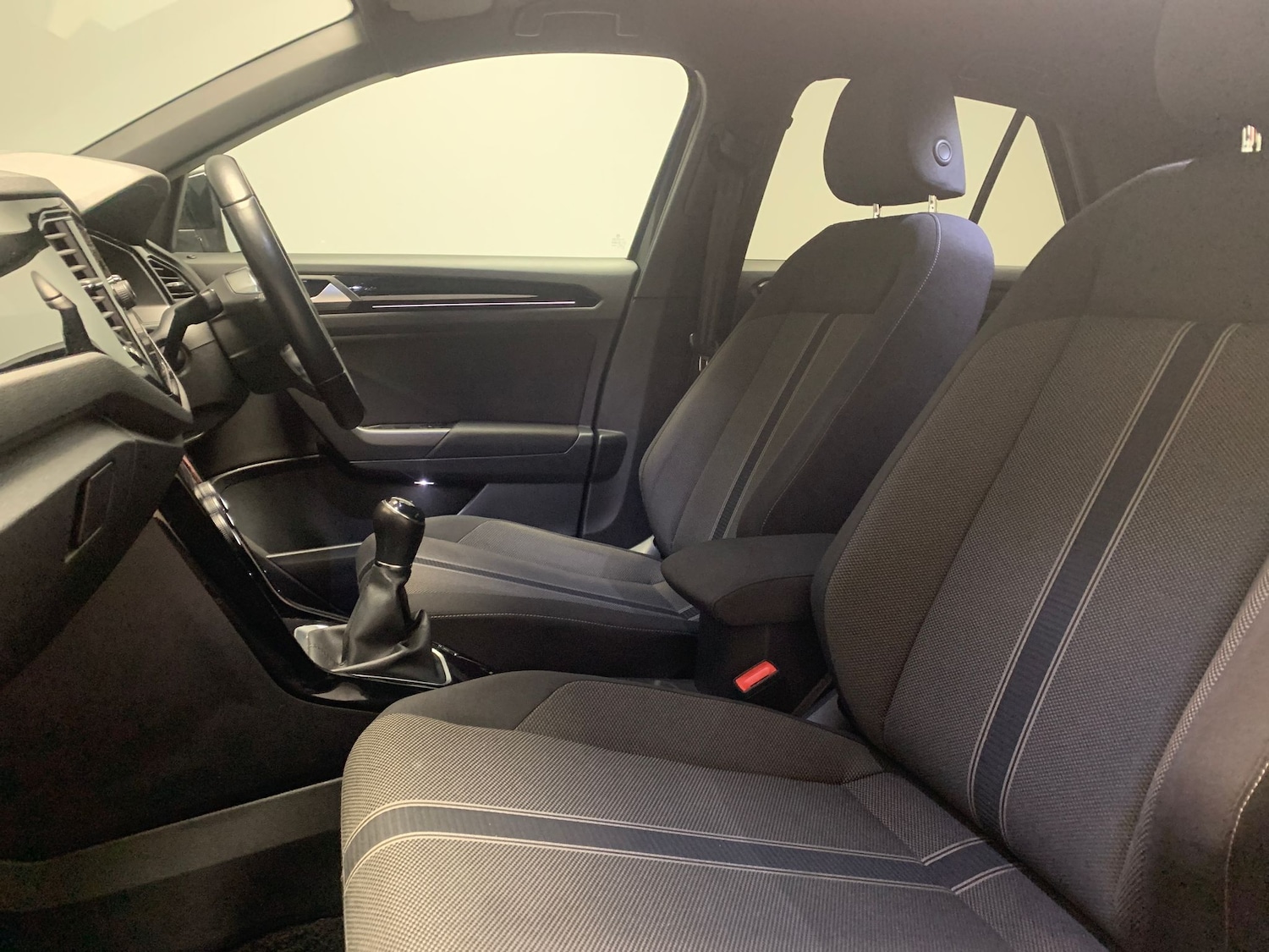 Used Volkswagen T-Roc 2021 for sale - 77274691: Photo 4