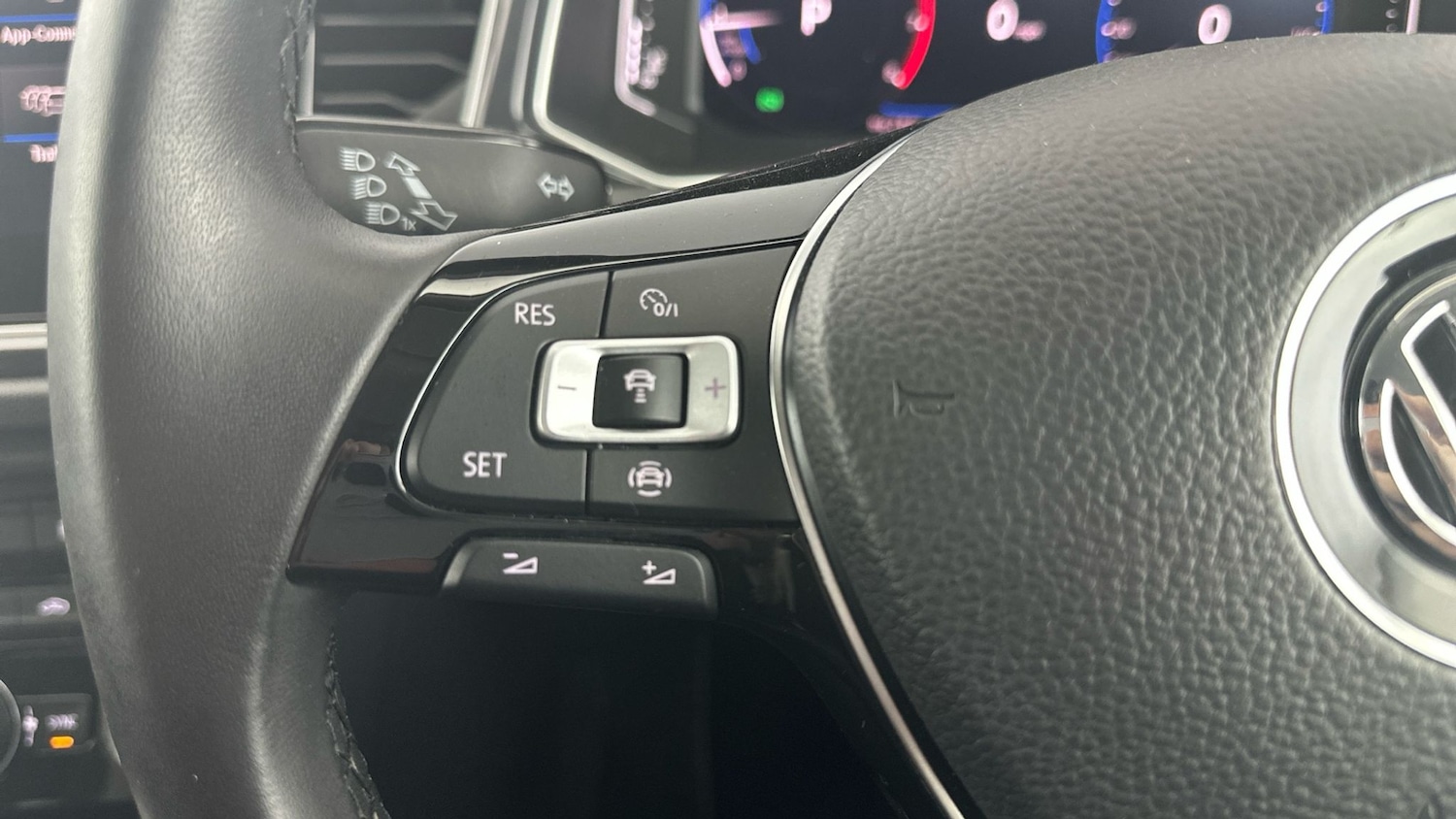 Used Volkswagen T-Roc 2019 for sale - 76240947: Photo 25