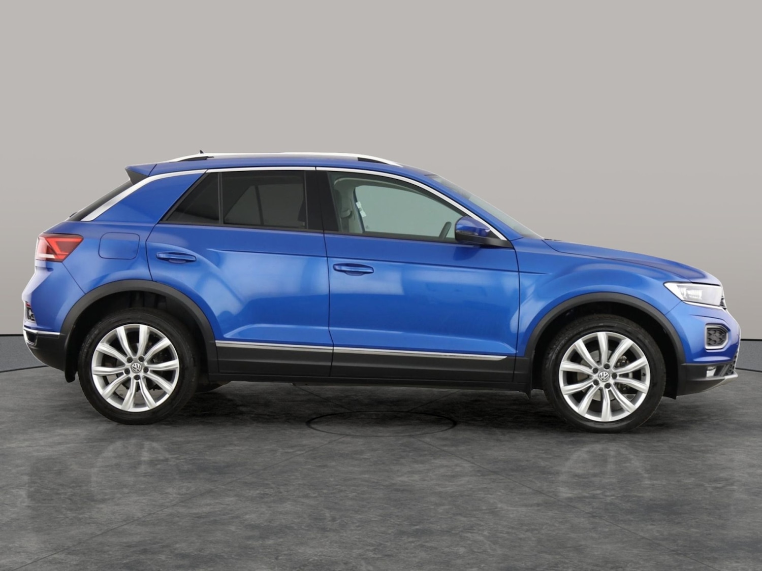 Used Volkswagen T-Roc 2019 for sale - 76240947: Photo 5