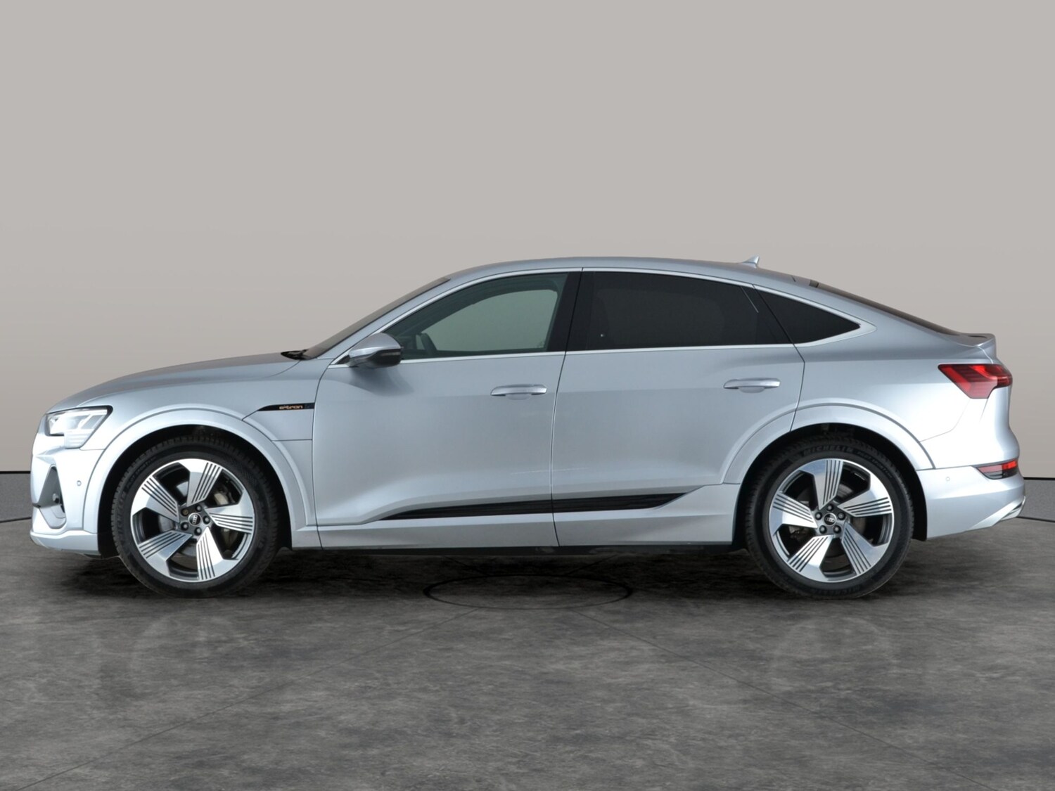 Used Audi e-tron 2023 for sale - 77347547: Photo 14