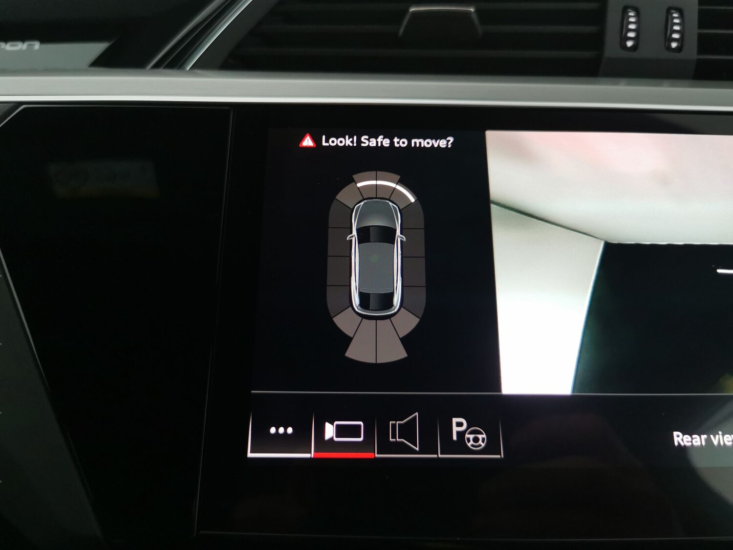 Used Audi e-tron 2023 for sale - 77347547: Photo 19