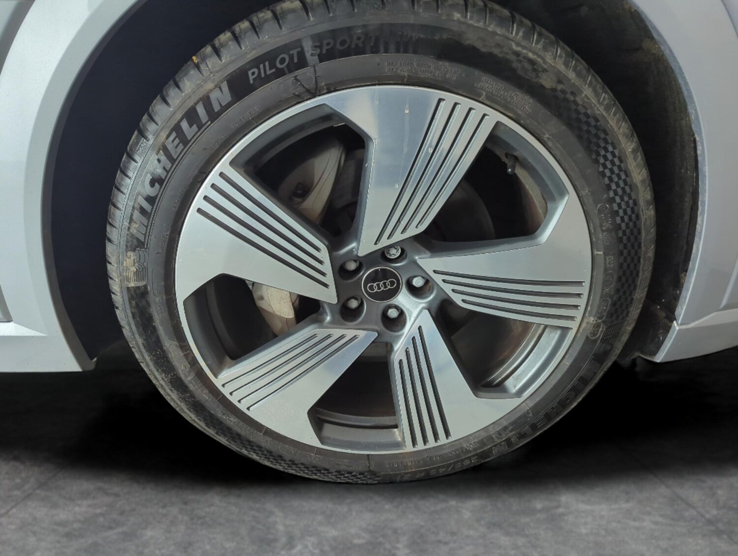 Used Audi e-tron 2023 for sale - 77347547: Photo 31