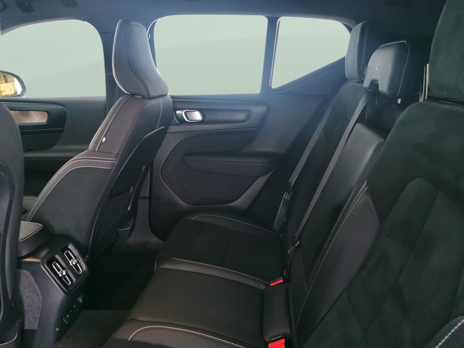 Used Volvo XC40 2023 for sale - 77778908: Photo 28