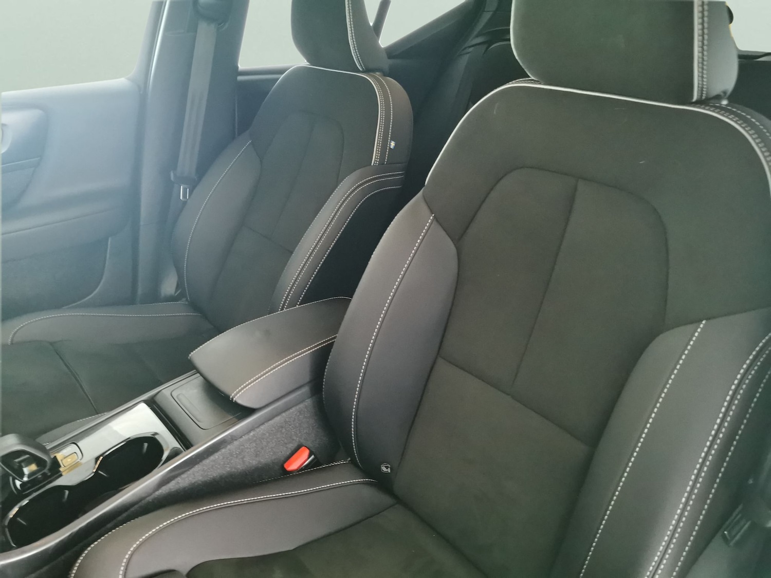 Used Volvo XC40 2023 for sale - 77778908: Photo 6