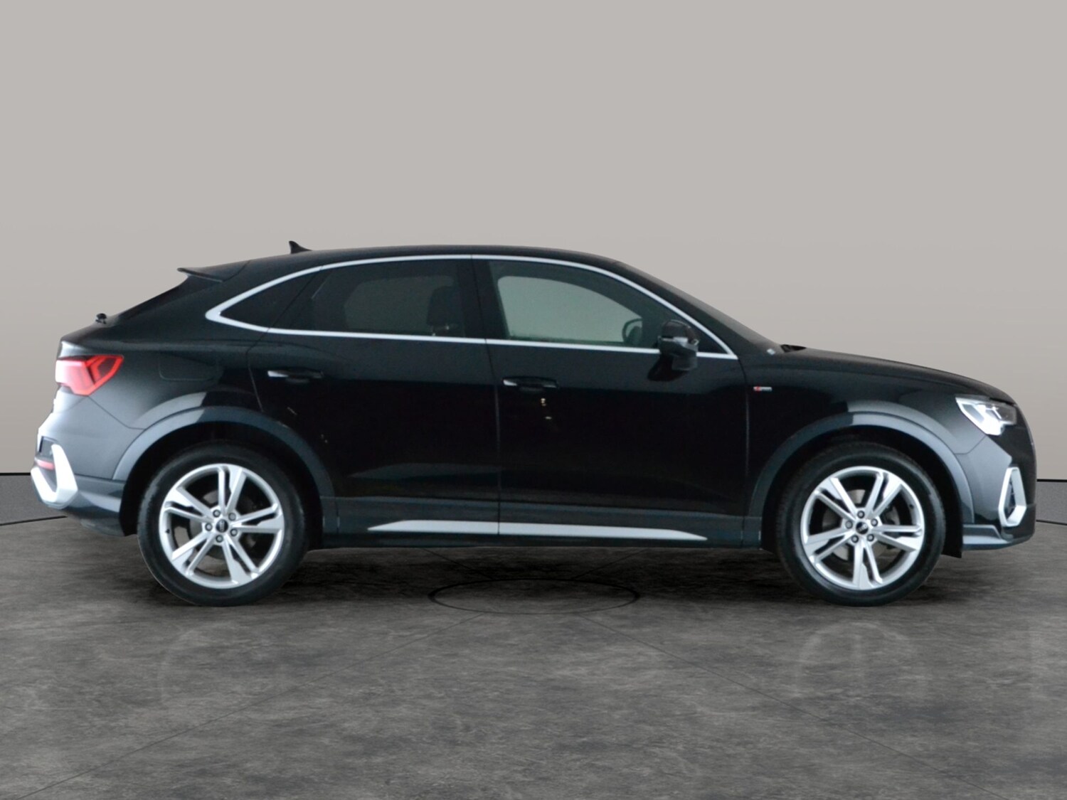 Used Audi Q3 2022 for sale - 77552649: Photo 9