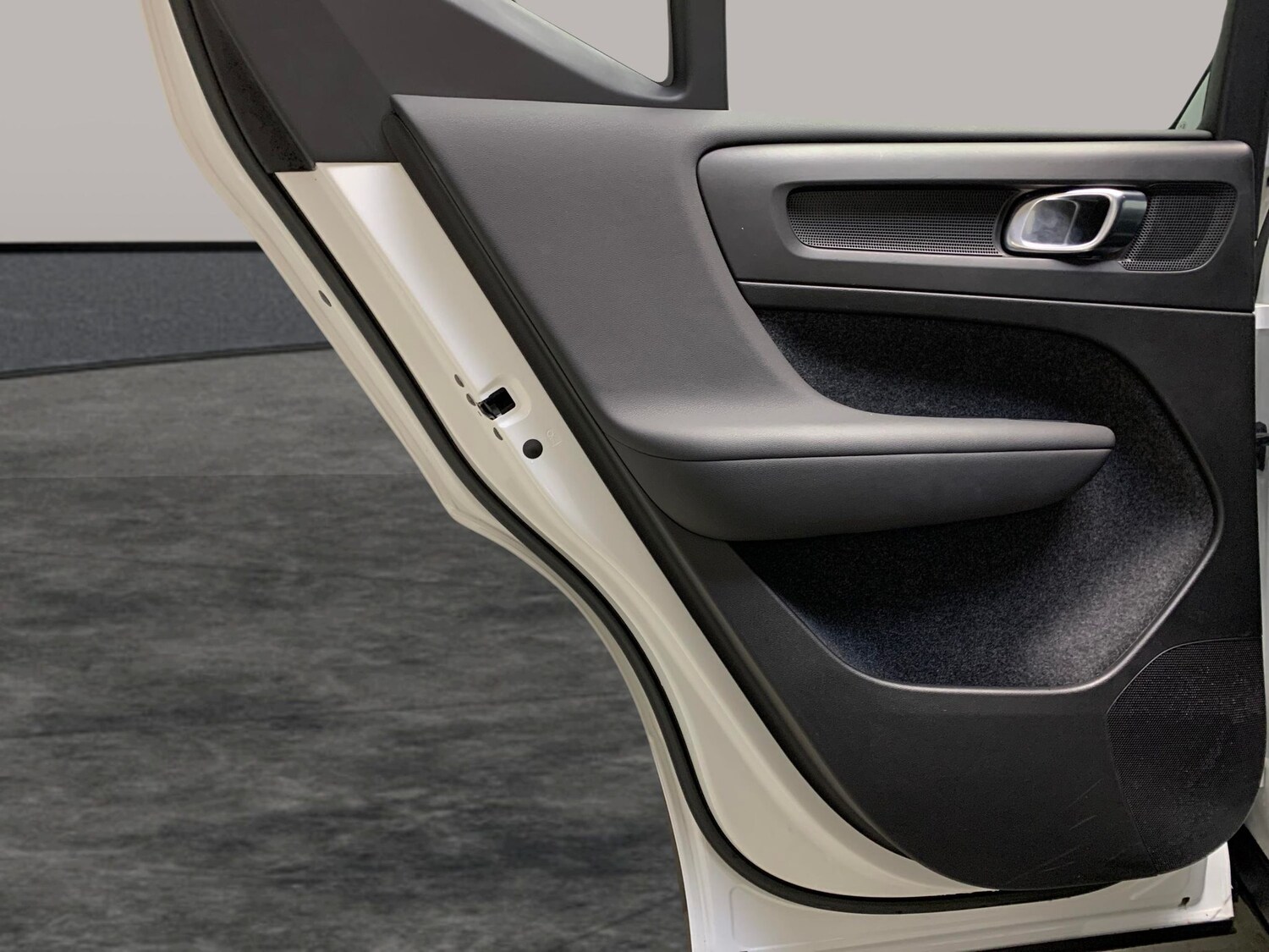 Used Volvo XC40 for sale - 77364936: Photo 24