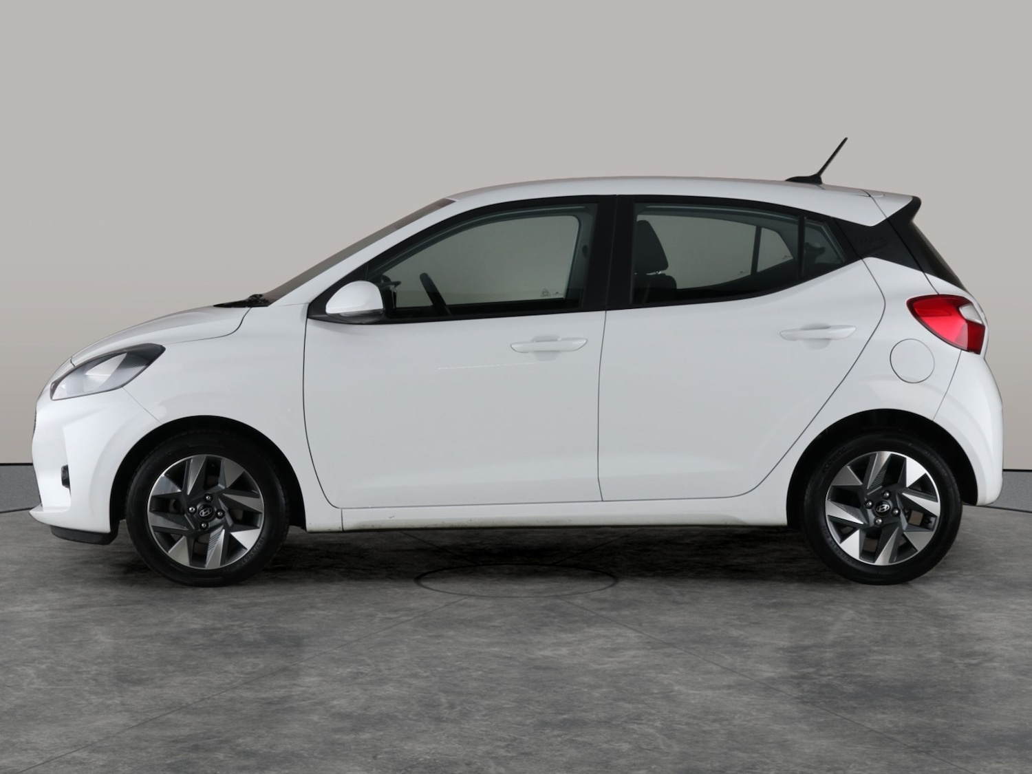 Used Hyundai i10 2023 for sale - 76803934: Photo 13
