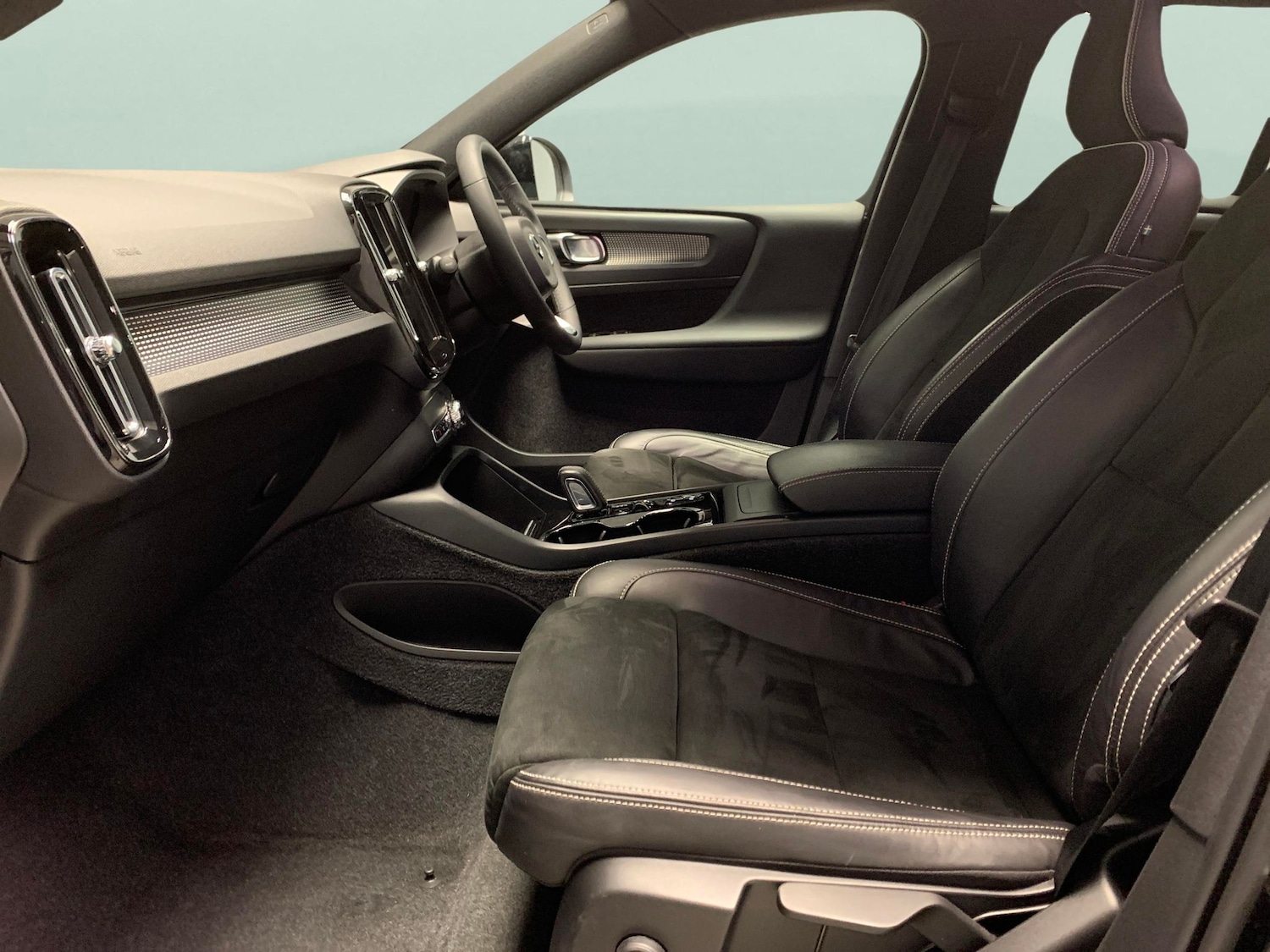 Used Volvo XC40 2022 for sale - 76612316: Photo 4