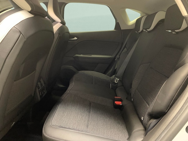 Used Renault Captur for sale - 76252142: Photo 31