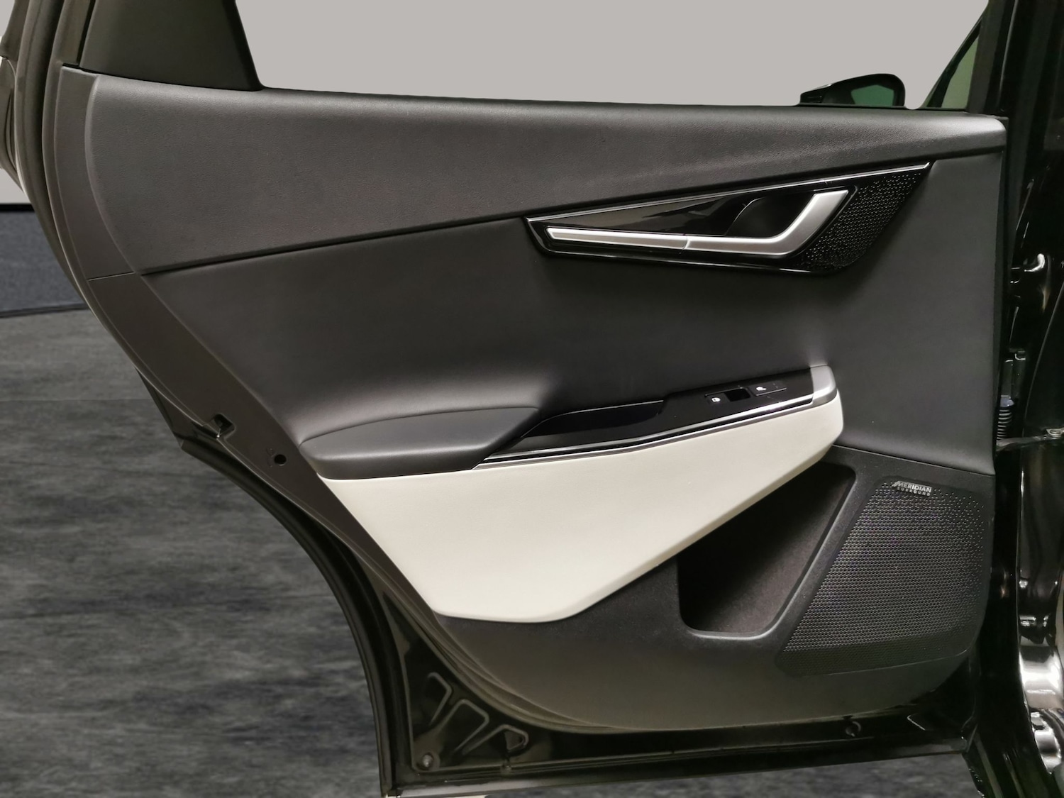 Used Kia EV6 2022 for sale - 77946724: Photo 32